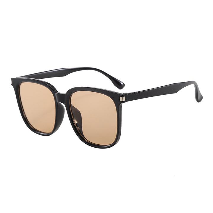 Women stylish fashionable sunglasses in square design Bowlift