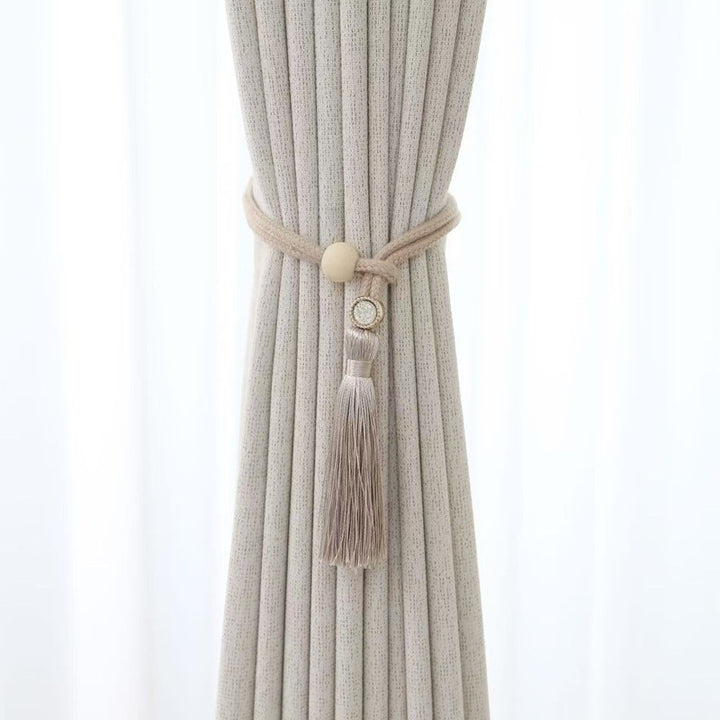Elegant curtain tieback with tassels Bowlift