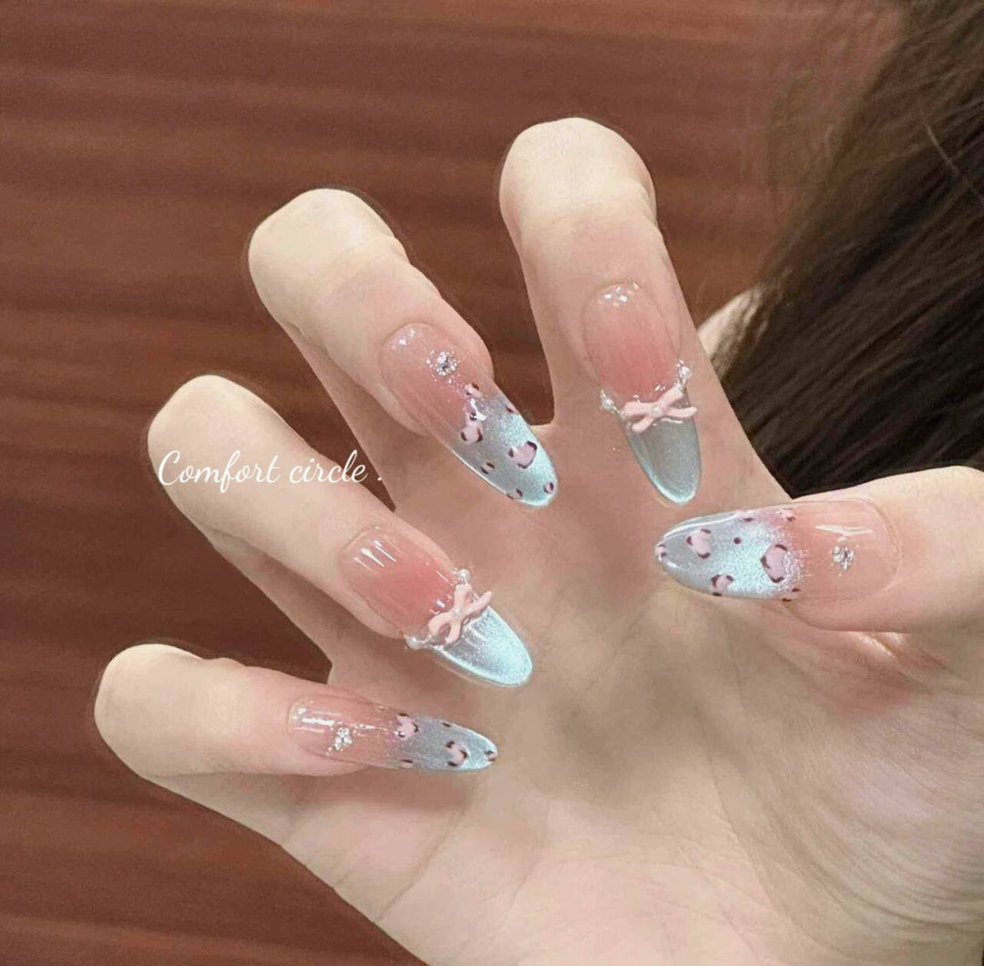 Artistic Floral-Embellished Press-On Nail Art Bowlift