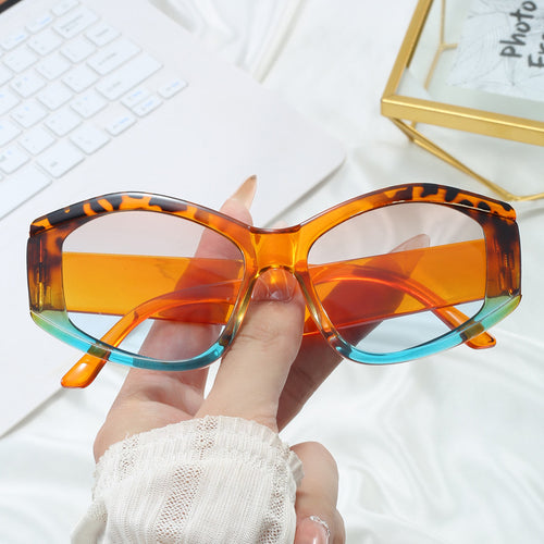 Women’s fashionable sunglasses with distinctive, futuristic design Bowlift