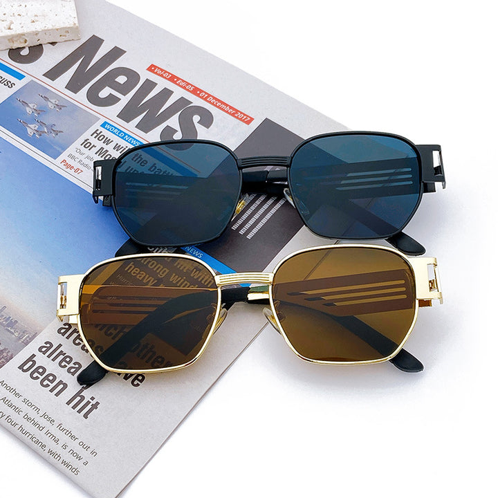 Stylish Oversized Sunglasses in Modern Metal Design Bowlift