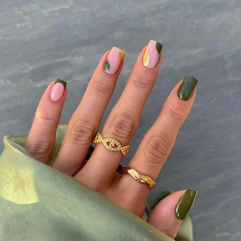 Artful nail extensions with an elegant leaf pattern Bowlift