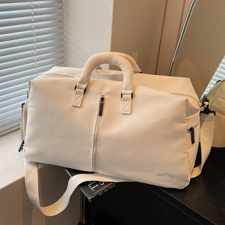 Modern travel bag with versatile carrying options Bowlift