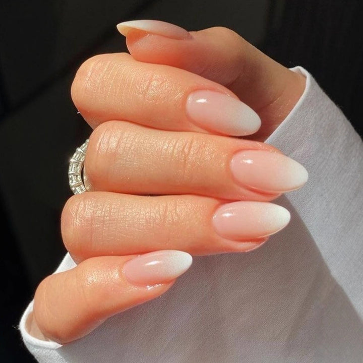 Elegant Ombre Artificial Nails Bowlift