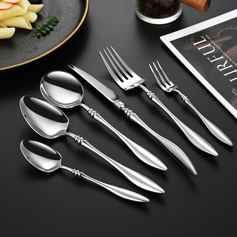 Elegant table knife with fine wave pattern Bowlift