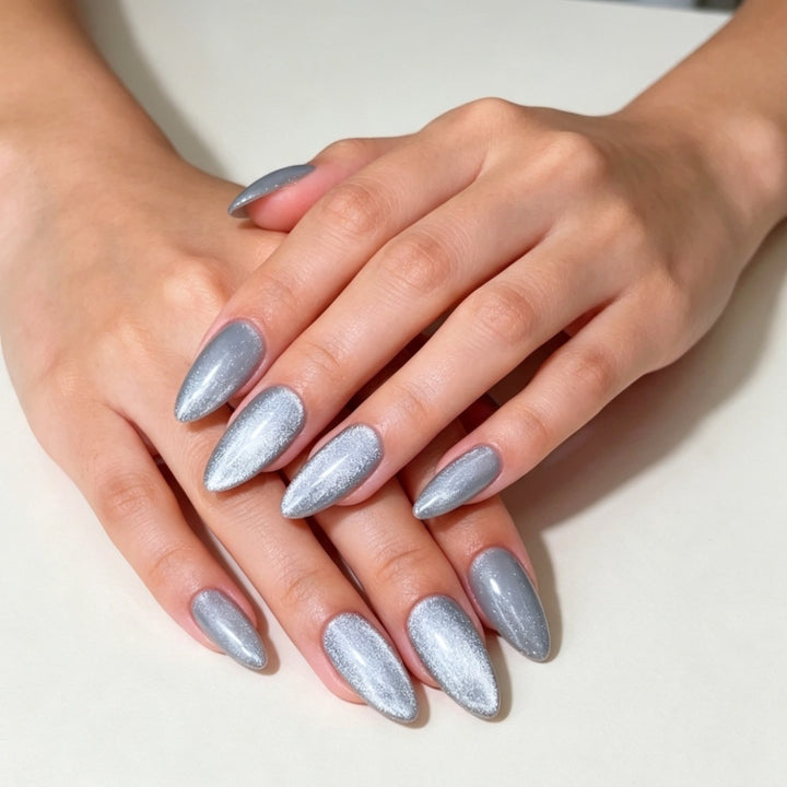 Artificial nails with metallic and glittery finish Bowlift