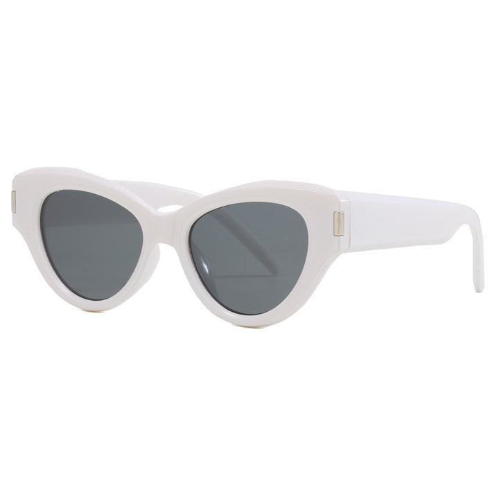 Ladies Cat-Eye Sunglasses with modern, eye-catching design Bowlift