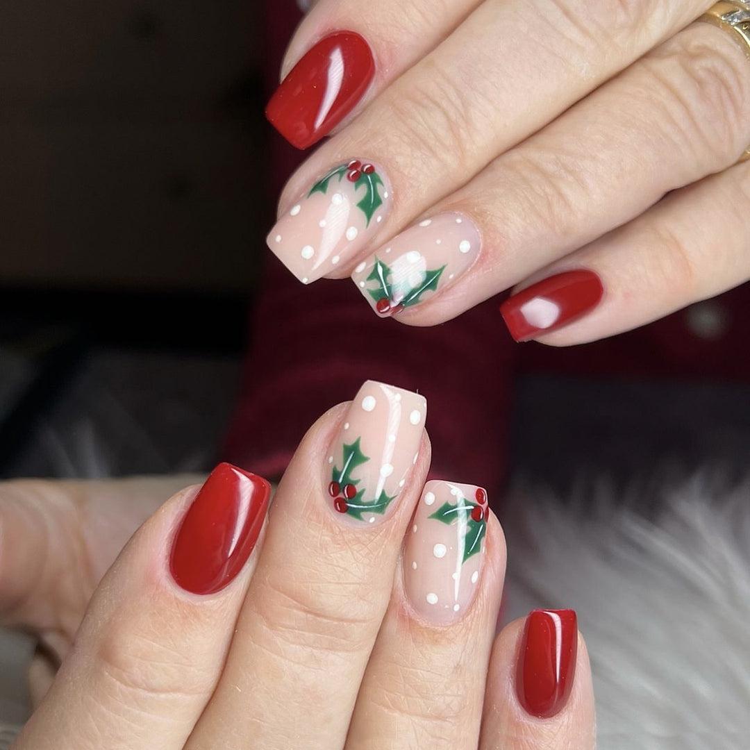 Artificial nail set with festive Christmas design and playful festive decoration Bowlift