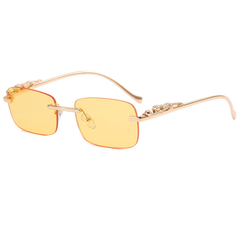 Women Designer Sunglasses with Fine Metal Frame and Luxurious Details Bowlift