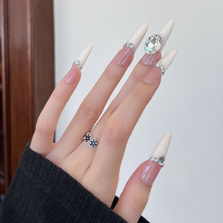 Stylish Stiletto Press-On Nail Extensions Bowlift