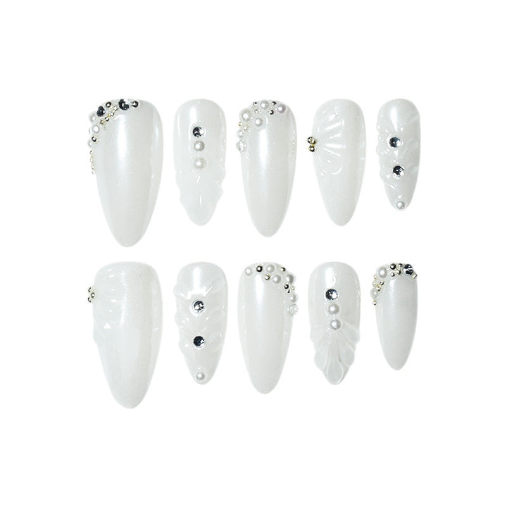 Elegant Rhinestone-Embellished Nail Tips Bowlift