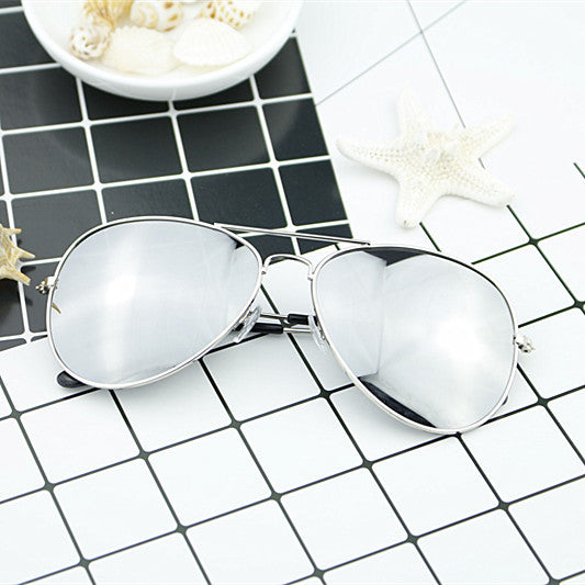 Women's modern pilot sunglasses with gradient lens design Bowlift
