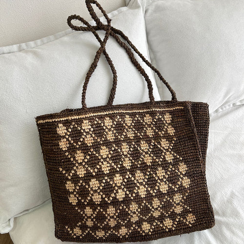 Handcrafted knit bag with floral design Bowlift