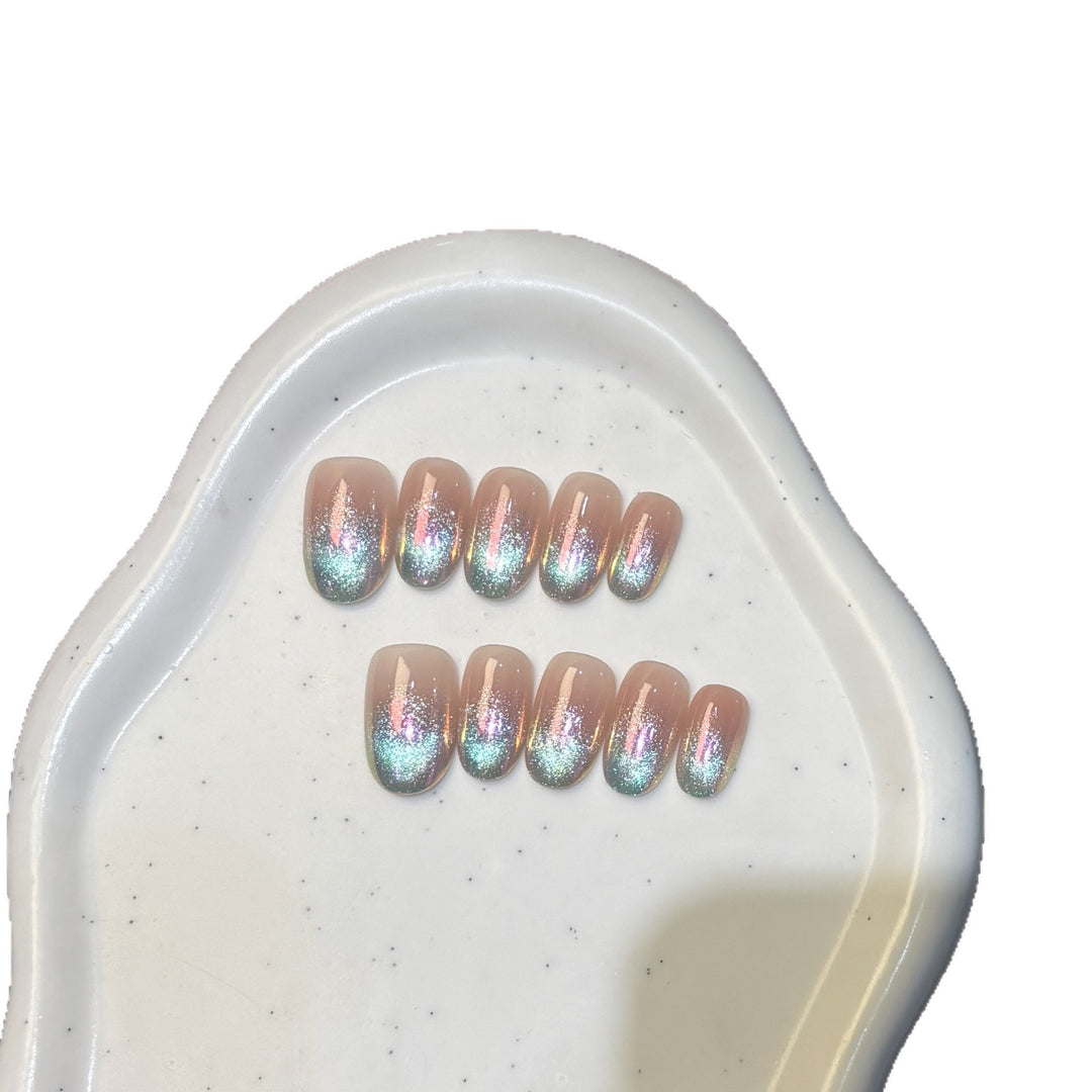 Artificial nail tips with shimmering ombre effect Bowlift