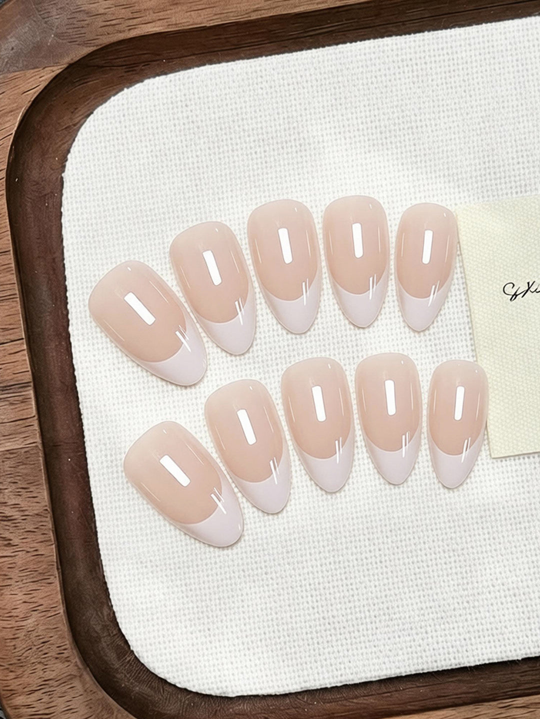 Elegant Artificial Nails with French Design Bowlift