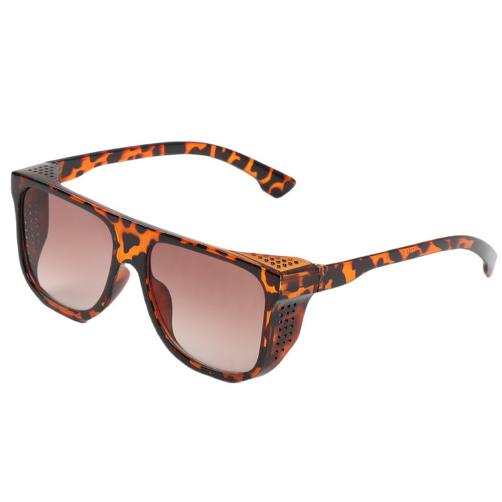 Women's fashionable oversized sunglasses with unique accent Bowlift