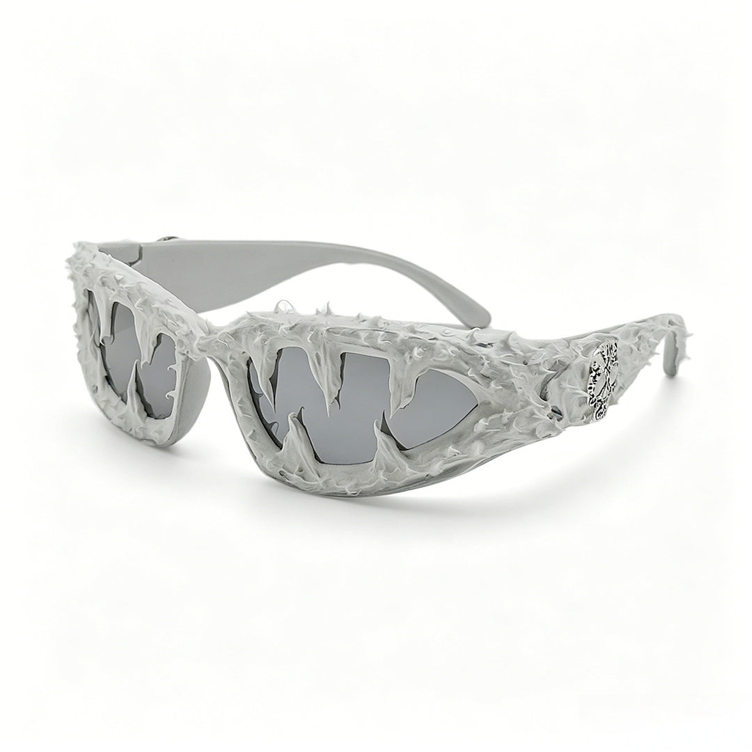 Ladies creative fashion sunglasses with unique spikes and skull design Bowlift