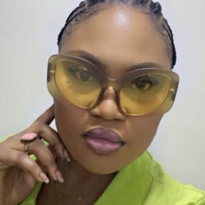 Women elegant oversized sunglasses with striking design Bowlift