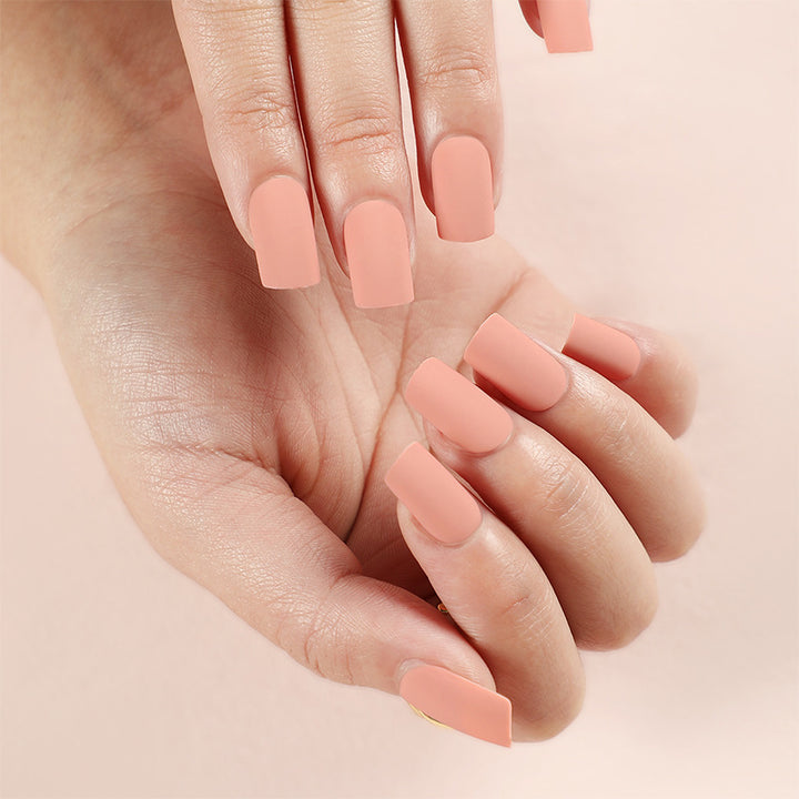 Artificial nails in elegant matte finish Bowlift