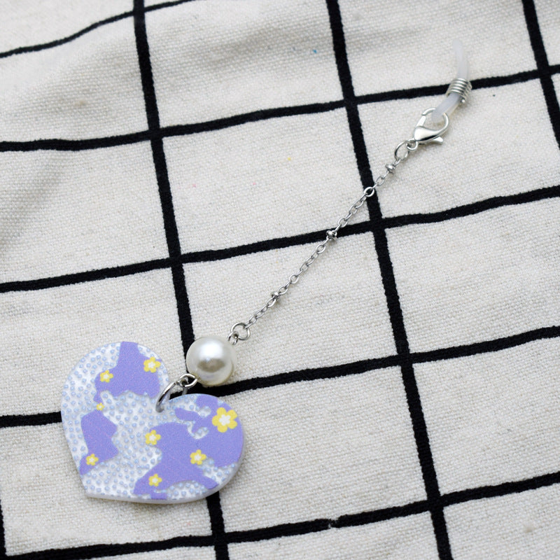 Heart-Shaped Eyewear Chain with Pearl Accents Bowlift
