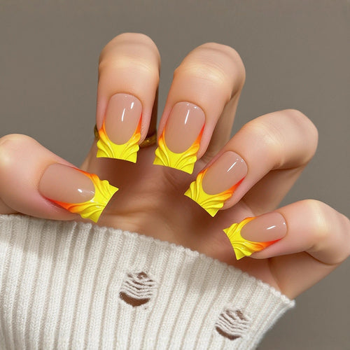 Artificial nails with creative waves design Bowlift