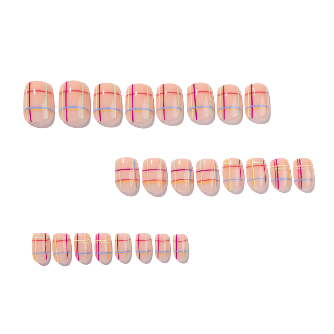 Artistic Nail Art with Modern Check Pattern Bowlift
