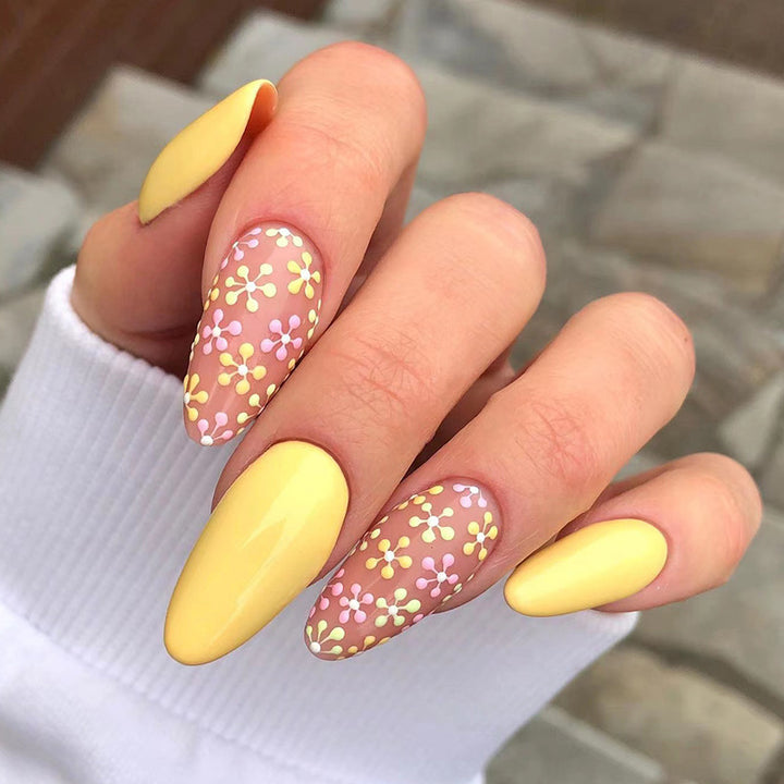 Artistic artificial nails with floral design Bowlift