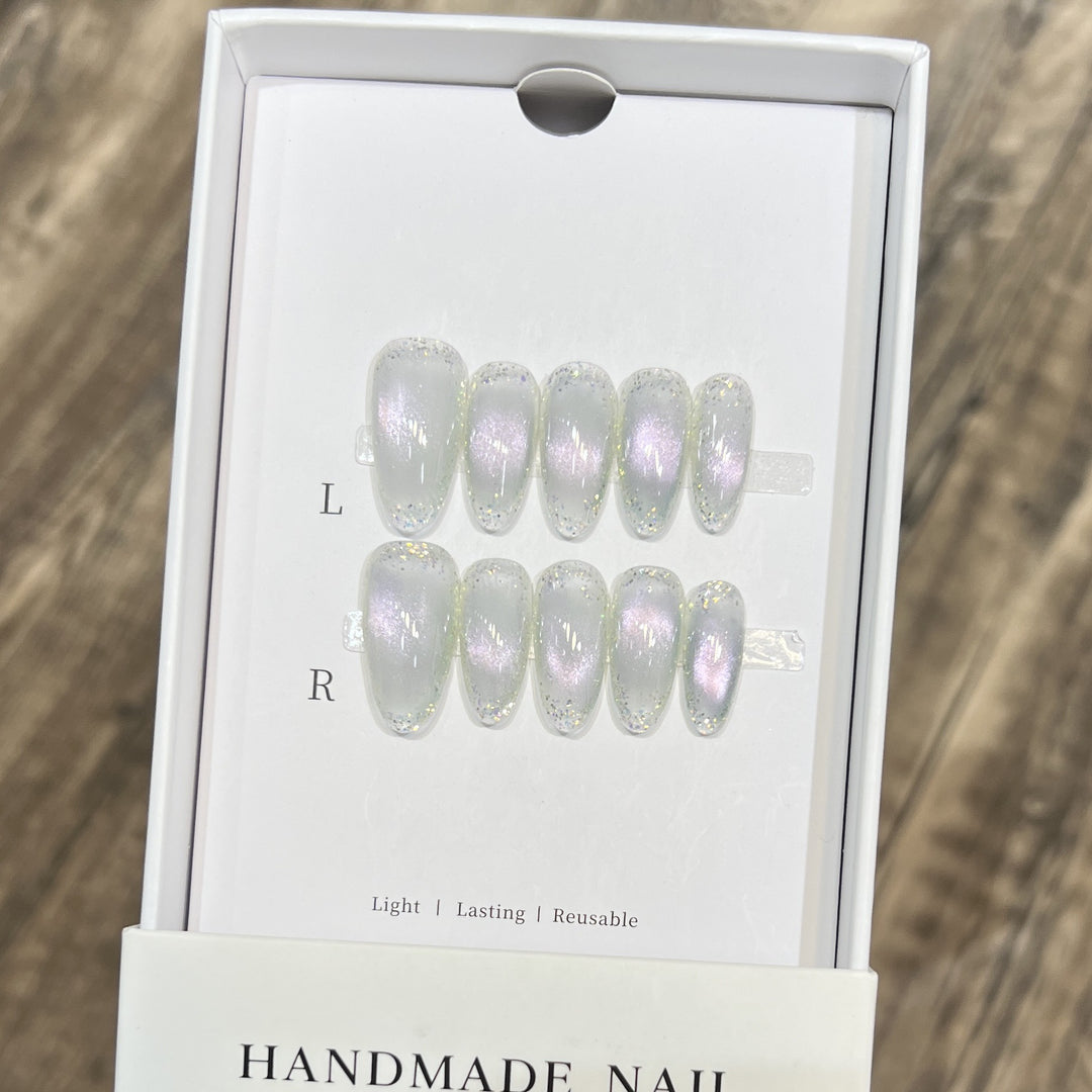 Handmade Press-On Nail Set with Iridescent Finish Bowlift