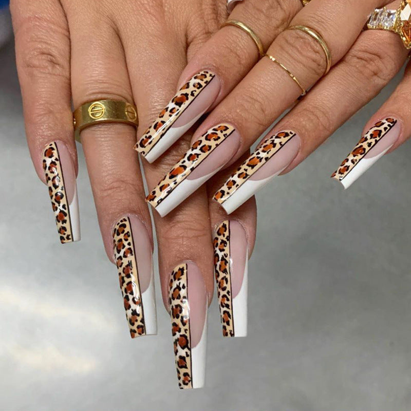 Artful nail extensions in modern leopard design Bowlift