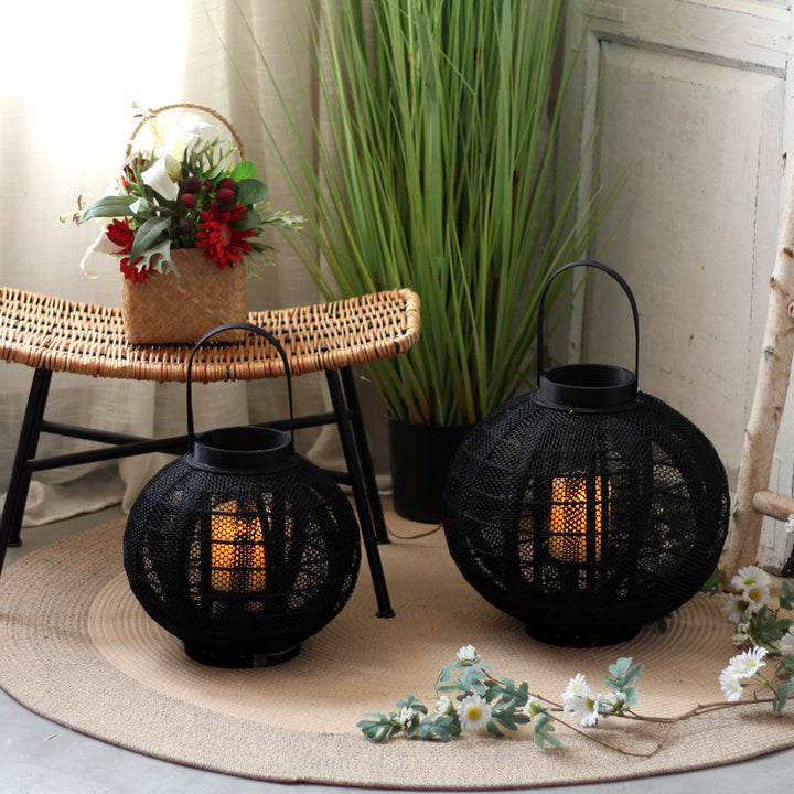 Decorative metal lantern with handle Bowlift