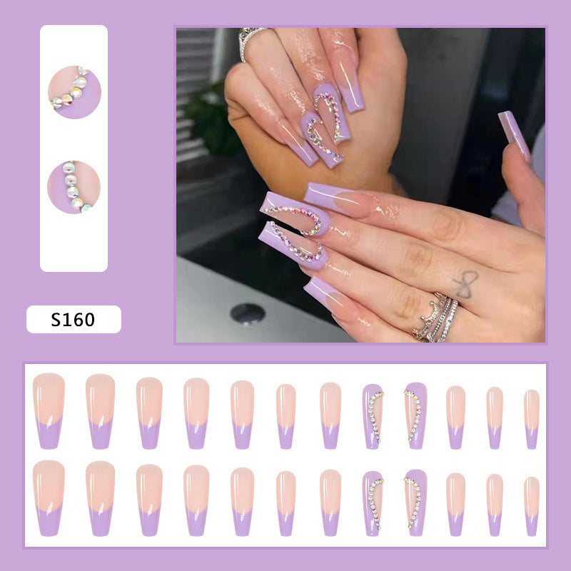 Nail art set with sparkling hearts and elegant glitter accents Bowlift