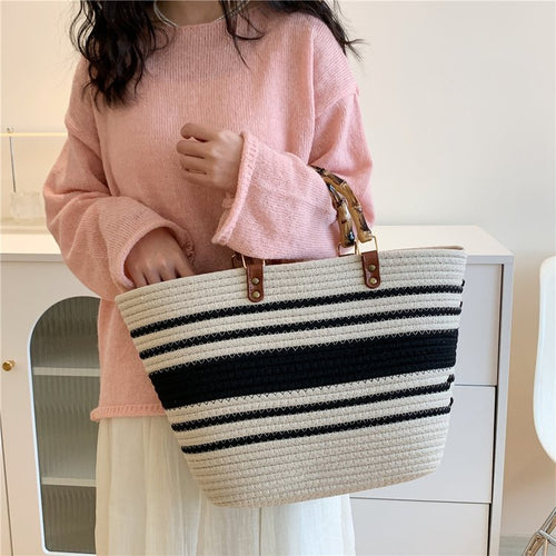 Fashionable Basket Handbag Made of Natural Materials Bowlift
