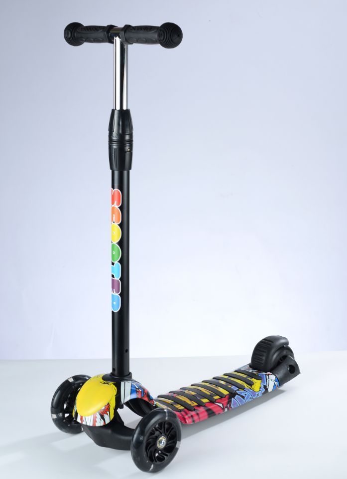 Stylized Three-Wheel Kickboard Scooter Bowlift