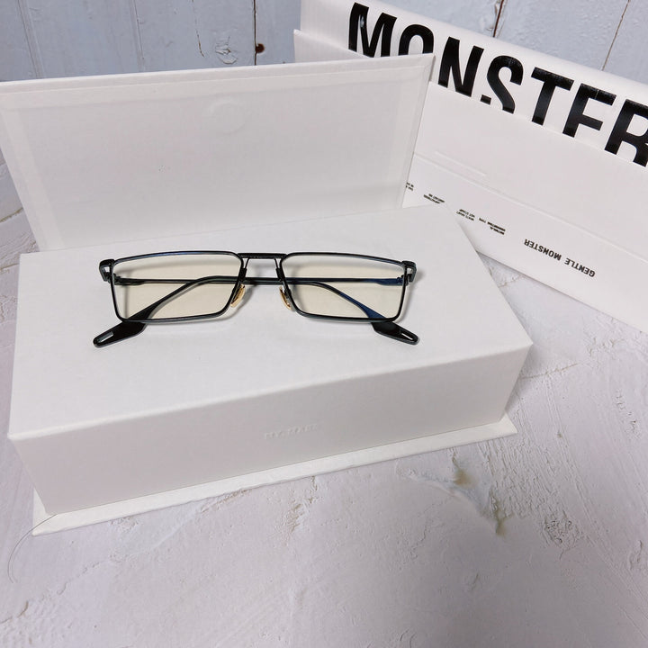 Fashionable sunglasses with rectangular metal frame Bowlift