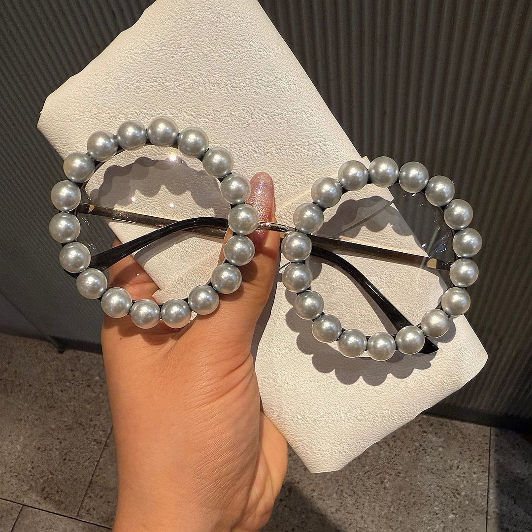 Women's elegant vintage sunglasses with pearl embellishment Bowlift