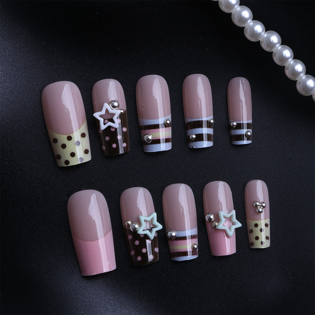 Artificial Fingernails with Playful Design Bowlift