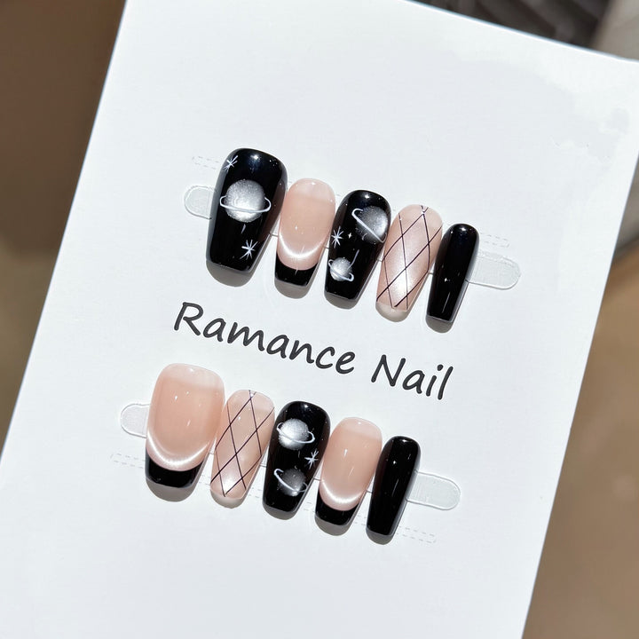 Artistic Press-On Nails Bowlift