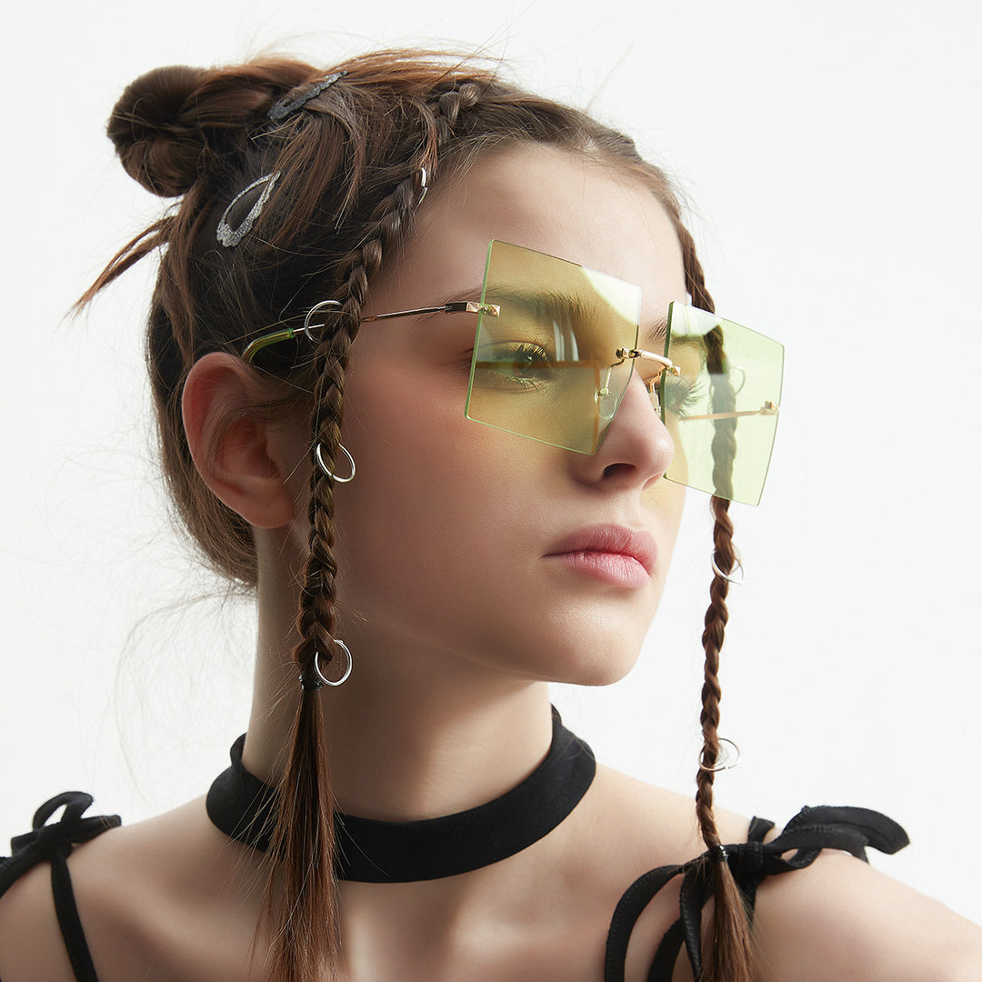 Women's fashion square sunglasses with wide lenses and delicate metal frame Bowlift