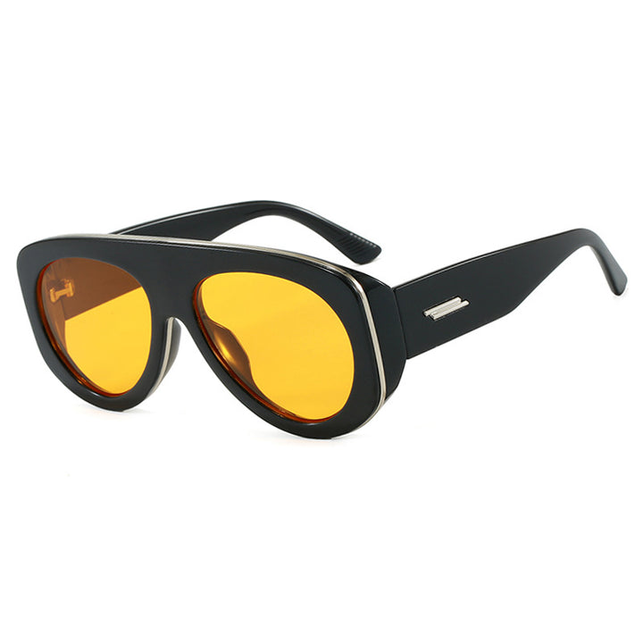 Ladies extravagant sunglasses in striking design Bowlift