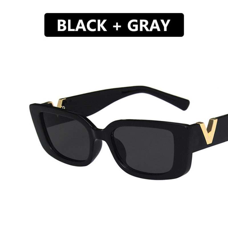 Ladies elegantly cut sunglasses in modern design Bowlift
