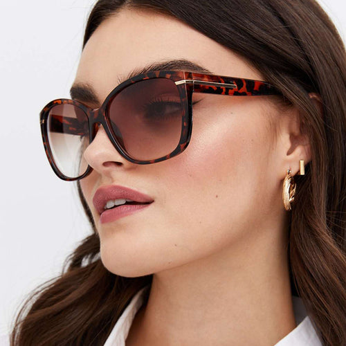 Women's oversized sunglasses with elegant plastic frame and protective UV filter Bowlift