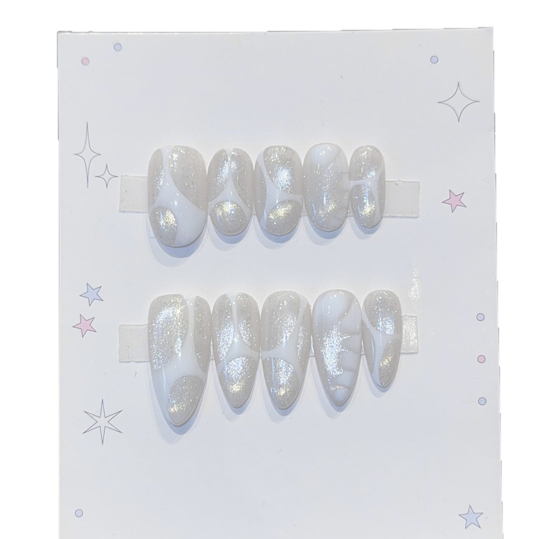 Glamorous artificial nail tips Bowlift
