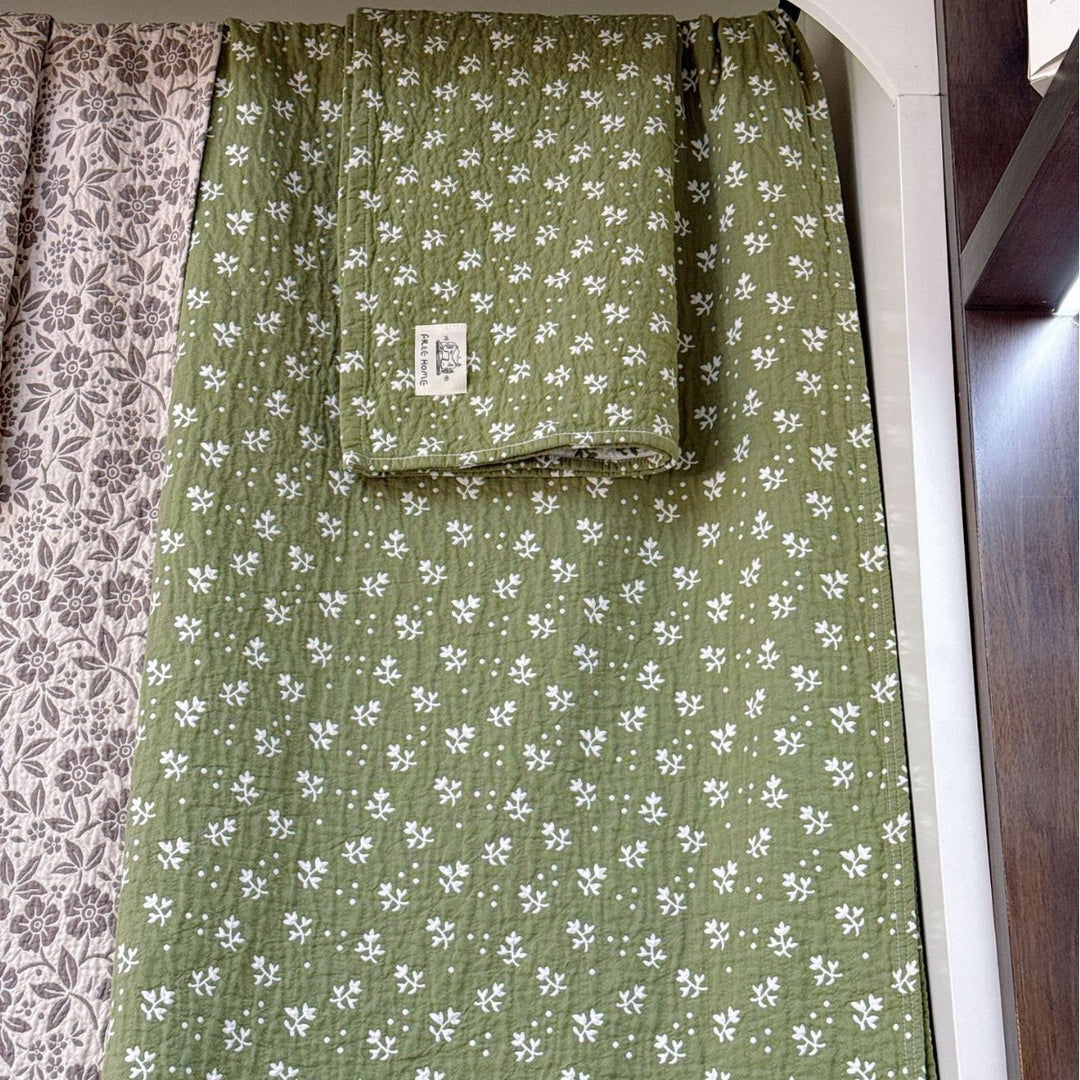 Ladies cuddly blanket with cute horse motif Bowlift