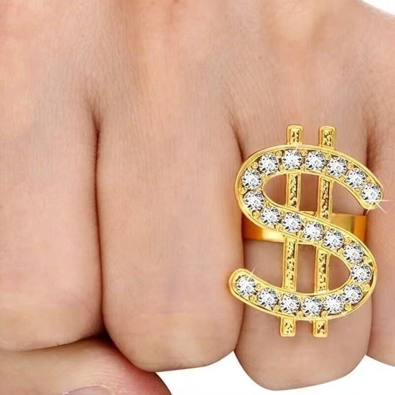 Statement Ring Bowlift