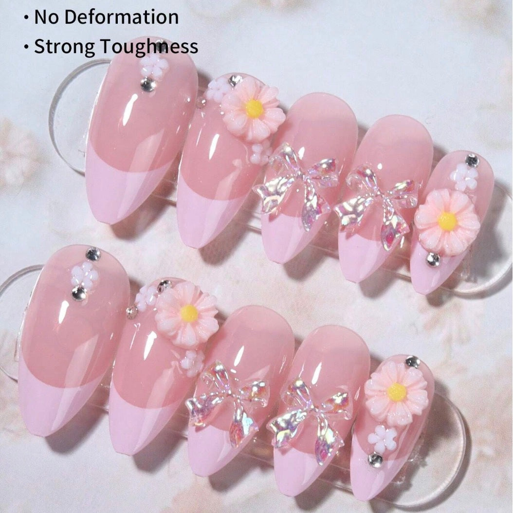 Nail art set with elegant 3D flower and glitter decorations Bowlift