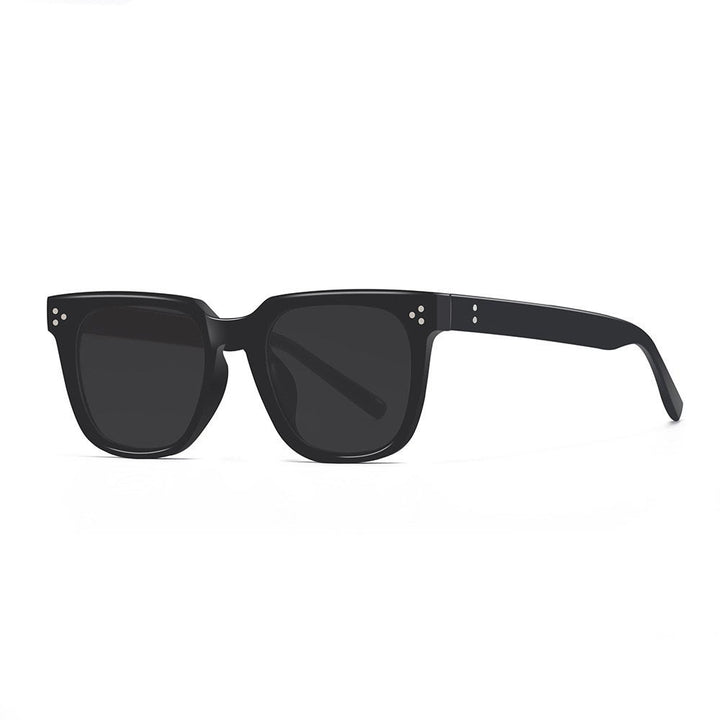 Ladies fashionable sunglasses with sturdy frame and UV protection Bowlift