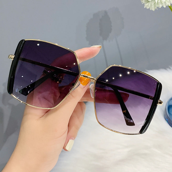 Women's oversized sunglasses with glamorous frame Bowlift