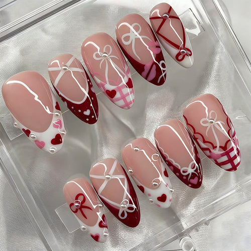 Decorative artificial nails in romantic design Bowlift