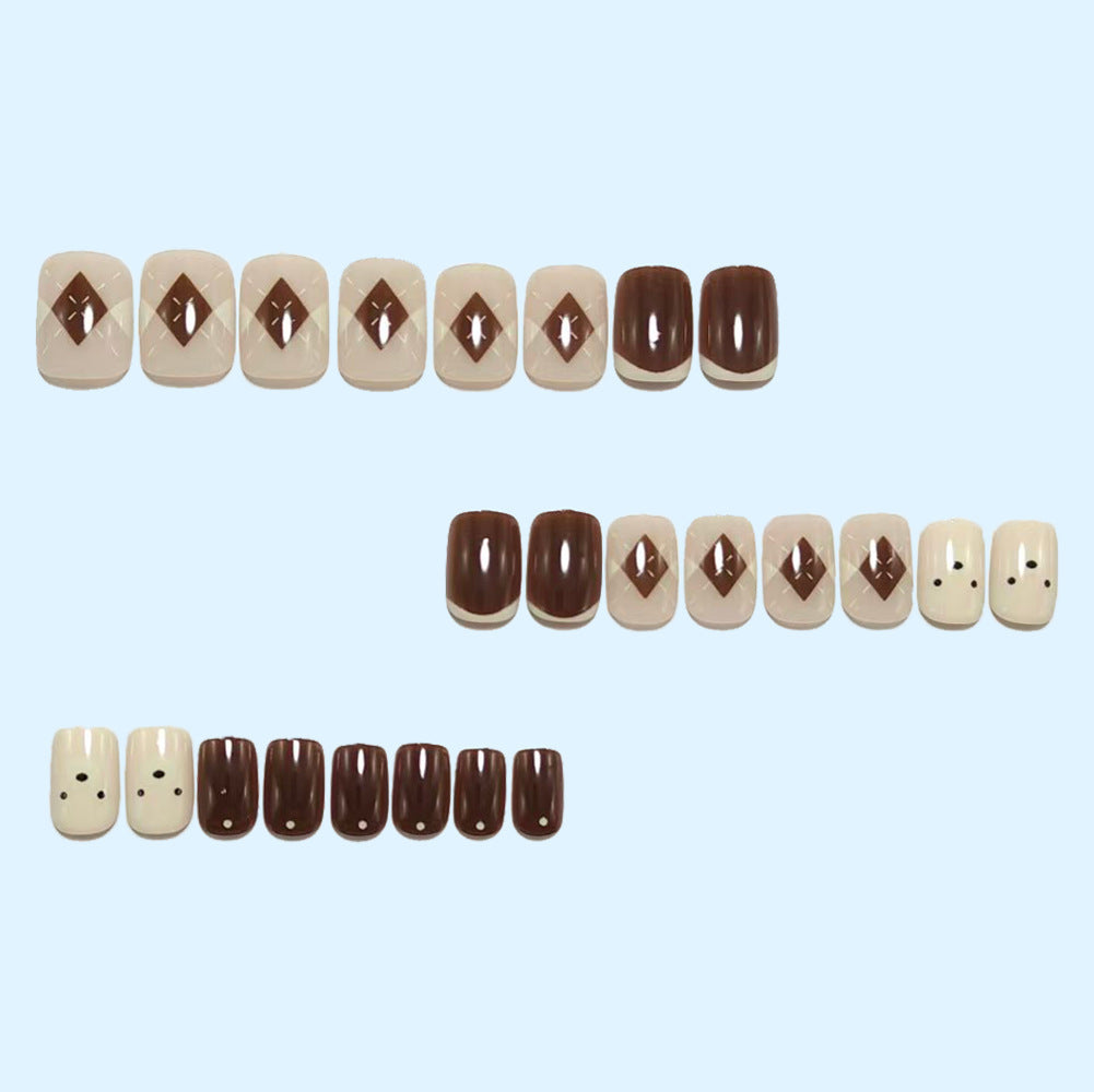 Creative press-on nails in elegant bear design Bowlift