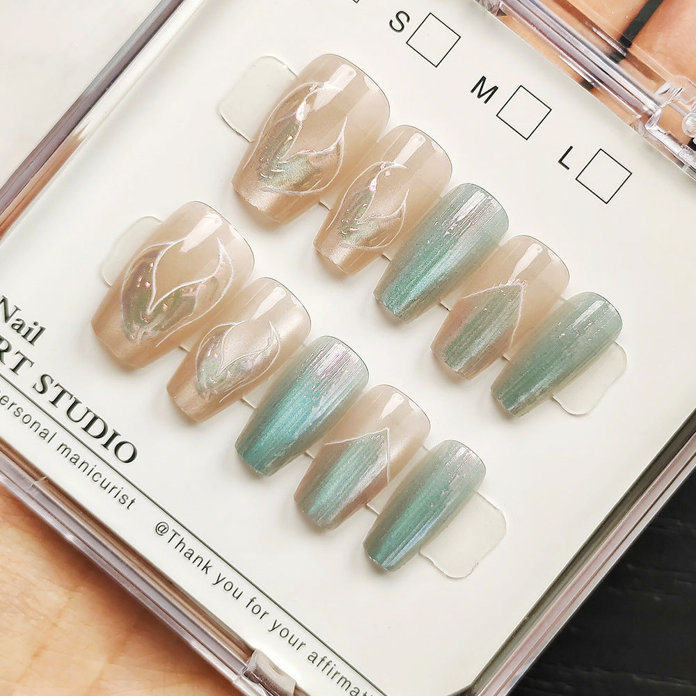 Elegant Artificial Nails with Shimmering Effect Bowlift